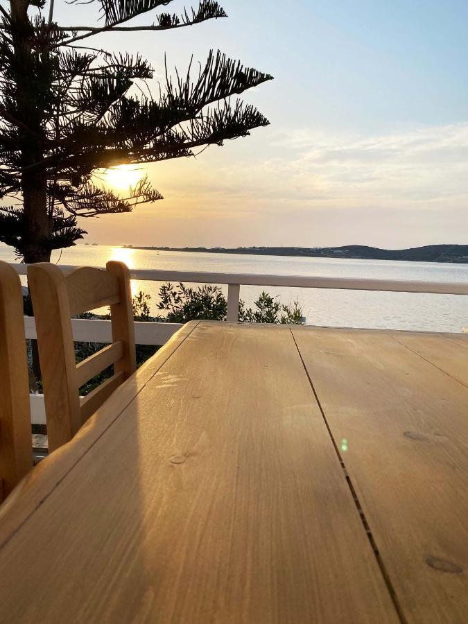 Lyra Seafront Apartment , Paroikia Town Center Exteriör bild