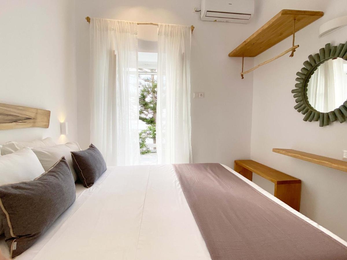 Lyra Seafront Apartment , Paroikia Town Center Exteriör bild