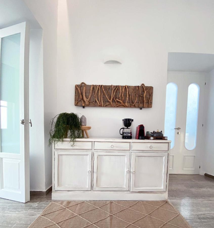 Lyra Seafront Apartment , Paroikia Town Center Exteriör bild